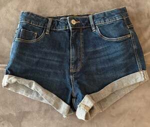 Zara Trafaluc Denim Makers Dark Wash Cuffed Jean Shorts US 6